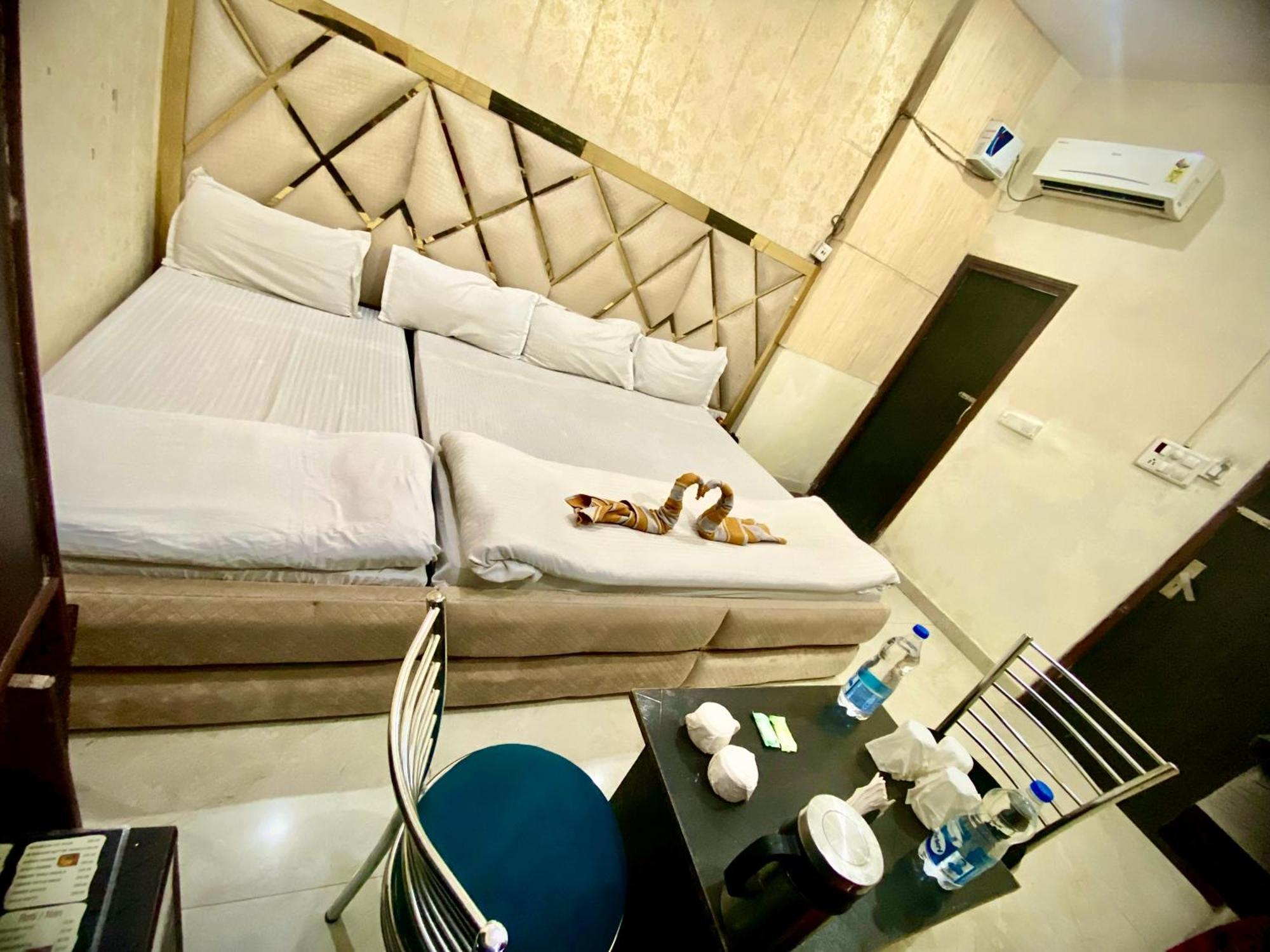 Swaran House Hotell Amritsar Eksteriør bilde