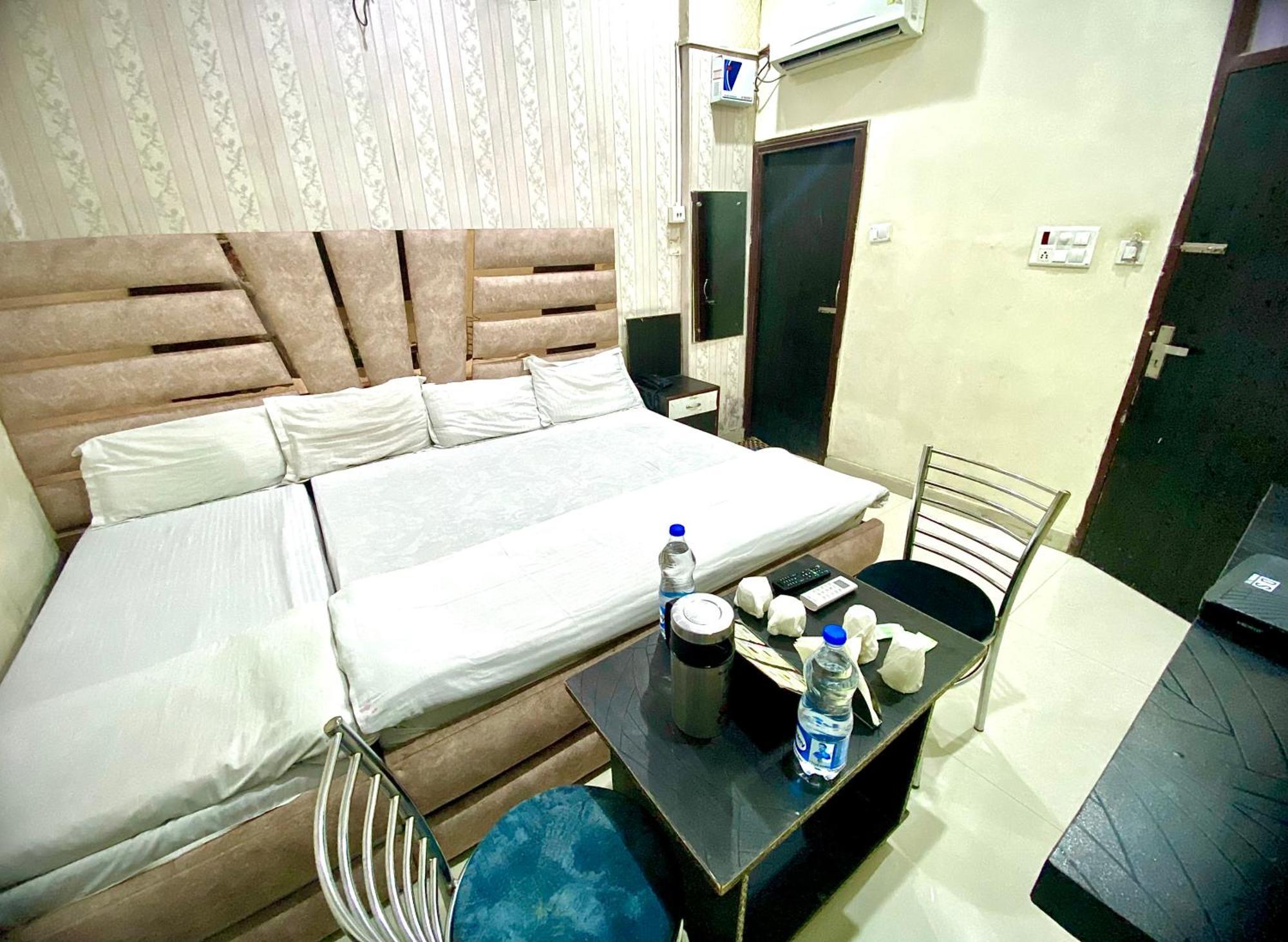 Swaran House Hotell Amritsar Eksteriør bilde